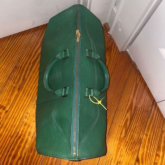Louis Vuitton Green Epi Leather Keepall 50 Authentic - Picture 6 of 16